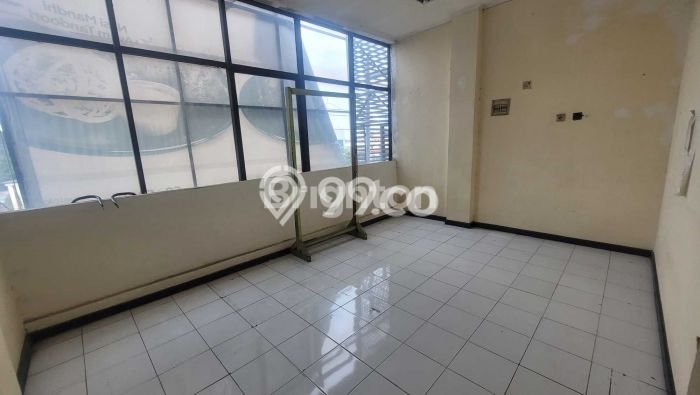 Area Ramai! Ruko Dijual di Pancoran Mas untuk Bisnis Luas Bangunan 200m2 Area Ramai! Ruko Dijual di Pancoran Mas untuk Bisnis Luas Bangunan 200m2