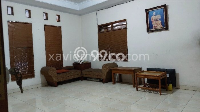 Rumah Luxury di Jakarta Timur Strategis Kondisi Baik Rumah Luxury di Jakarta Timur Strategis Kondisi Baik