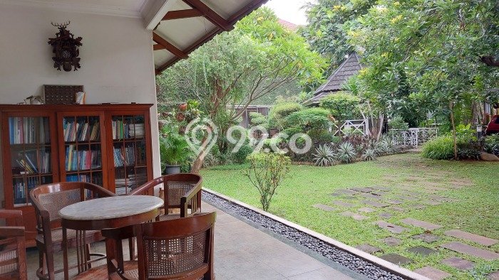 Rumah Elit Modern Tanpa Renovasi di Rawamangun Jakarta Timur Rumah Elit Modern Tanpa Renovasi di Rawamangun Jakarta Timur