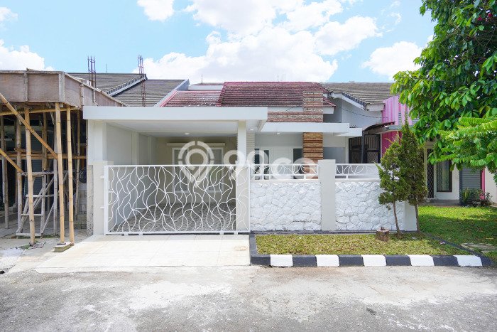 Rumah Siap Huni 3 KT 3 KM di Sentul, Bogor Rumah Siap Huni 3 KT 3 KM di Sentul, Bogor