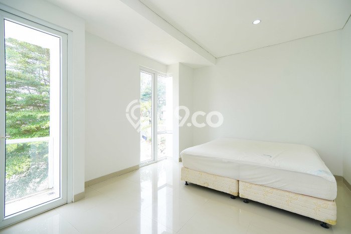 Rumah Terawat LT 114m² / LB 90m² di Lokasi Strategis Citra Grand, Jakarta Timur Rumah Terawat LT 114m² / LB 90m² di Lokasi Strategis Citra Grand, Jakarta Timur