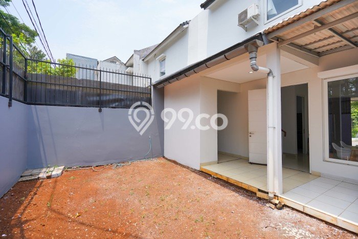 Rumah Terawat LT 114m² / LB 90m² di Lokasi Strategis Citra Grand, Jakarta Timur Rumah Terawat LT 114m² / LB 90m² di Lokasi Strategis Citra Grand, Jakarta Timur