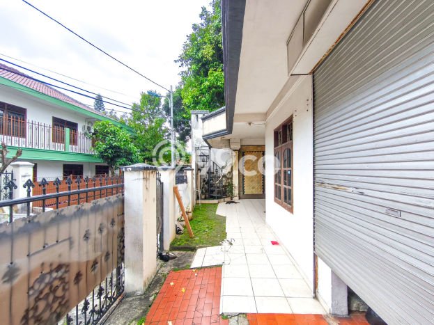 Rumah Eksklusif Dijual LT 200m2 di Palmerah, Jakarta Barat Rumah Eksklusif Dijual LT 200m2 di Palmerah, Jakarta Barat