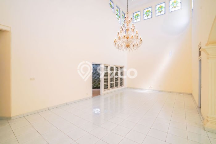Hunian Mewah Dijual LT 400m2 di Cilandak, Jakarta Selatan Hunian Mewah Dijual LT 400m2 di Cilandak, Jakarta Selatan