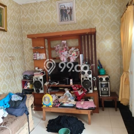 Dijual Cepat Rumah dengan 3 Kamar Tidur dan 2 Kamar Mandi di Area Graha Raya, Tangerang Selatan Dijual Cepat Rumah dengan 3 Kamar Tidur dan 2 Kamar Mandi di Area Graha Raya, Tangerang Selatan