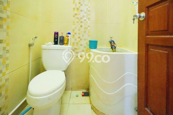 HARGA SPECIAL! Rumah Asri di Jatisampurna, Bekasi, LT 180m² Bangunan 350m² Bisa Nego! HARGA SPECIAL! Rumah Asri di Jatisampurna, Bekasi, LT 180m² Bangunan 350m² Bisa Nego!
