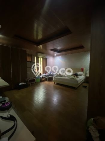 Rumah Mewah LB 160m2 Siap Huni Desain Elegan di Bintaro, Tangerang Selatan Rumah Mewah LB 160m2 Siap Huni Desain Elegan di Bintaro, Tangerang Selatan