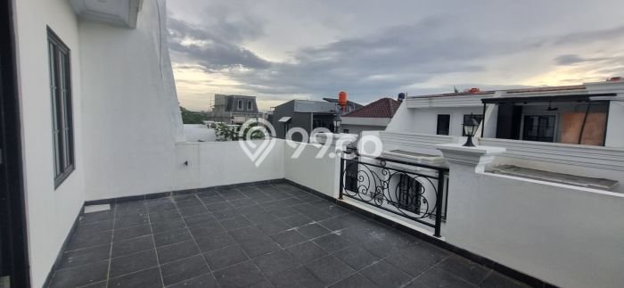 Siap Huni Rumah Mewah 3 Kamar di Pasar Minggu Dekat ke Mana Pun Siap Huni Rumah Mewah 3 Kamar di Pasar Minggu Dekat ke Mana Pun
