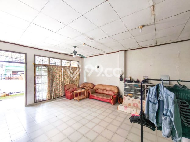 Rumah Eksklusif Dijual LT 200m2 di Palmerah, Jakarta Barat Rumah Eksklusif Dijual LT 200m2 di Palmerah, Jakarta Barat