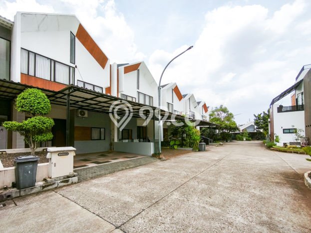 Ready to Use! Luxury House LT 105m2 Desain Modern di Sentul City Ready to Use! Luxury House LT 105m2 Desain Modern di Sentul City