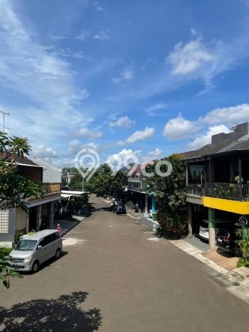 Rumah Strategis Modern Lb 200m2 di Ciputat, Tangerang Selatan Rumah Strategis Modern Lb 200m2 di Ciputat, Tangerang Selatan