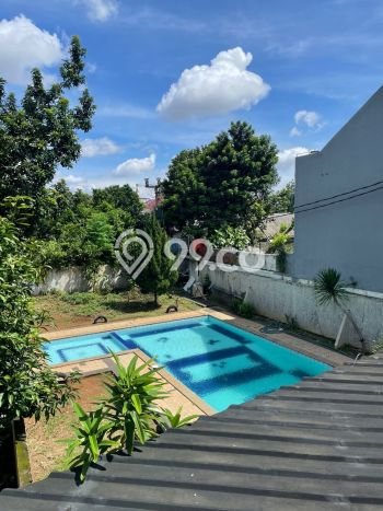 Rumah Strategis Modern Lb 200m2 di Ciputat, Tangerang Selatan Rumah Strategis Modern Lb 200m2 di Ciputat, Tangerang Selatan