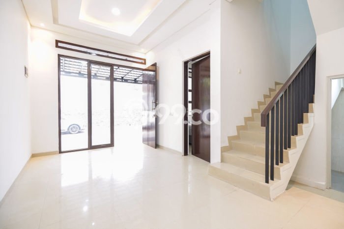 Rumah 3 KT 2 KM Fasilitas Gym di BSD City, Tangerang Rumah 3 KT 2 KM Fasilitas Gym di BSD City, Tangerang