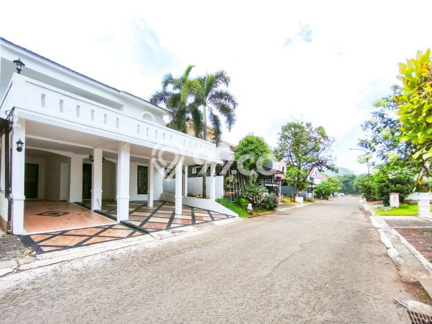 For Sale Rumah 5 Kamar Lokasi Strategis Nyaman dan Strategis di Gunung Putri For Sale Rumah 5 Kamar Lokasi Strategis Nyaman dan Strategis di Gunung Putri