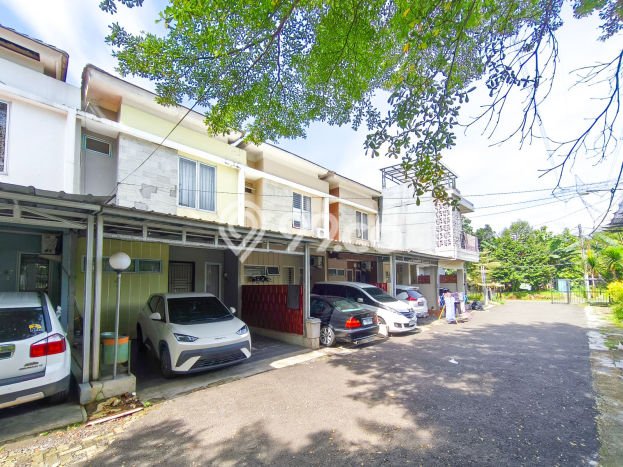 For Sale Rumah 2 Kamar Lokasi Ideal Nyaman dan Strategis di Serpong For Sale Rumah 2 Kamar Lokasi Ideal Nyaman dan Strategis di Serpong