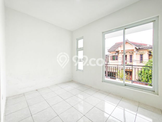 Dijual Hunian Rumah Terawat 4 Kamar di Sentul, Bogor Dijual Hunian Rumah Terawat 4 Kamar di Sentul, Bogor