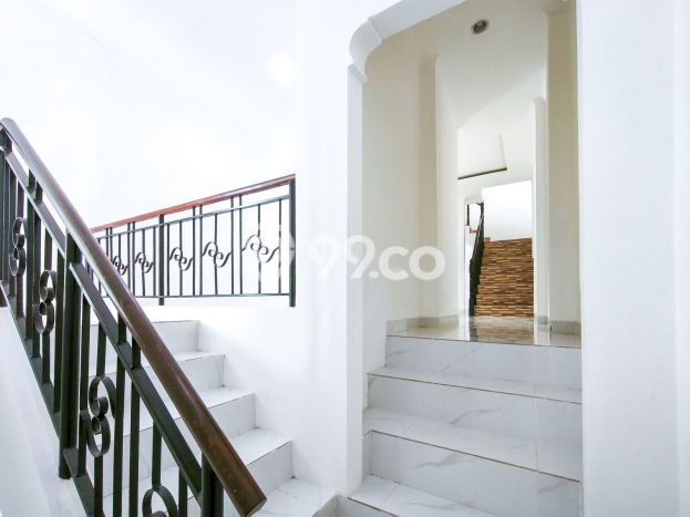For Sale Rumah 5 Kamar Lokasi Strategis Nyaman dan Strategis di Gunung Putri For Sale Rumah 5 Kamar Lokasi Strategis Nyaman dan Strategis di Gunung Putri