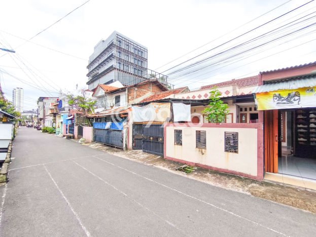 Rumah Elit Modern Siap Huni di Meruya Jakarta Barat Rumah Elit Modern Siap Huni di Meruya Jakarta Barat