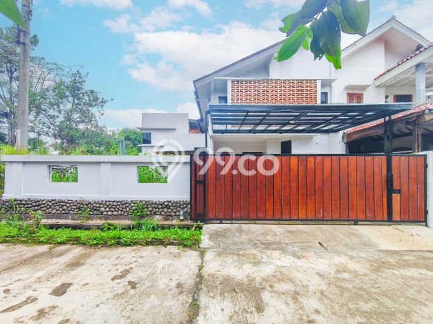 Rumah Strategis Modern Lb 195m2 di Bogor Utara, Bogor Rumah Strategis Modern Lb 195m2 di Bogor Utara, Bogor