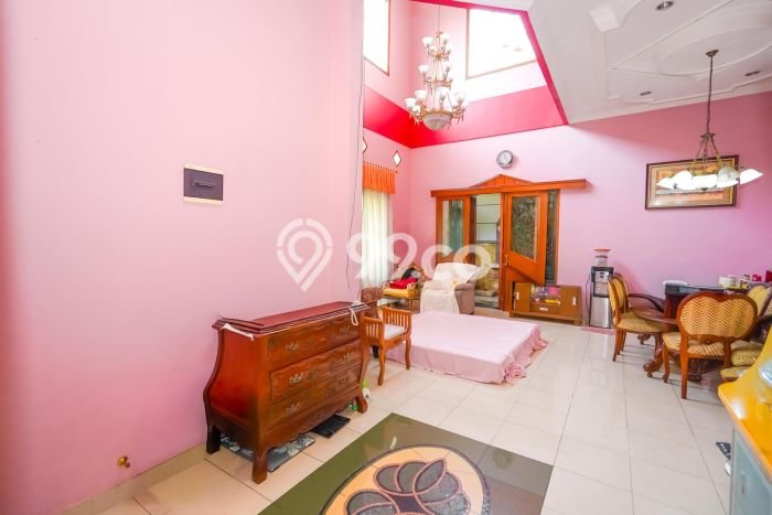 Rumah Strategis Modern Lb 400m2 di Ciputat, Tangerang Selatan Rumah Strategis Modern Lb 400m2 di Ciputat, Tangerang Selatan