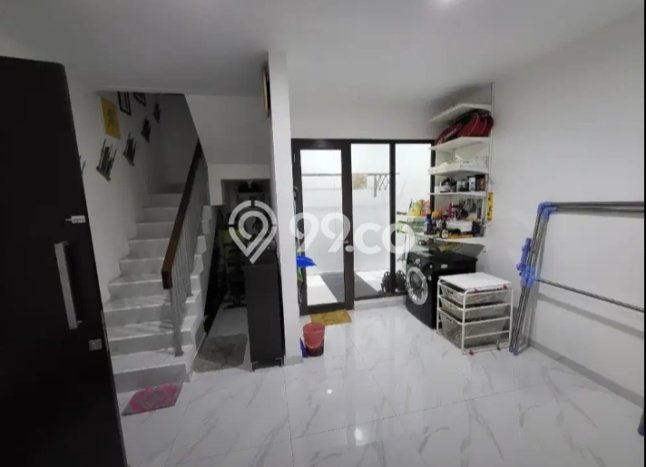 Rumah Modern 3 KT di BSD Tangerang Full Furnished Rumah Modern 3 KT di BSD Tangerang Full Furnished