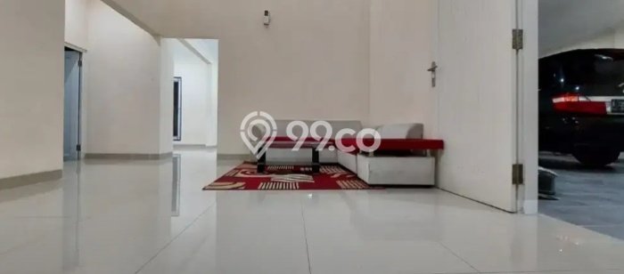 Ready to Use! Luxury House LT 512m2 Desain Modern di TB Simatupang Ready to Use! Luxury House LT 512m2 Desain Modern di TB Simatupang