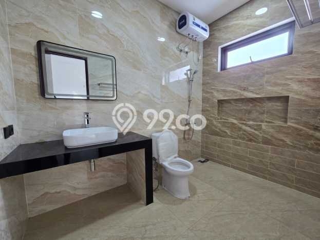 Hunian Mewah LB 411m2 Siap Pakai Desain Elegan di Graha Padma, Semarang Hunian Mewah LB 411m2 Siap Pakai Desain Elegan di Graha Padma, Semarang