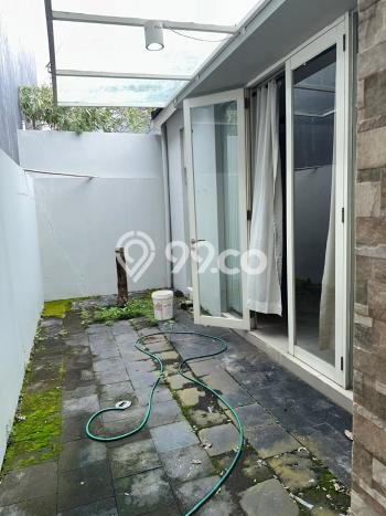 Rumah Elit Modern Siap Huni di Bukit Sari Semarang Rumah Elit Modern Siap Huni di Bukit Sari Semarang