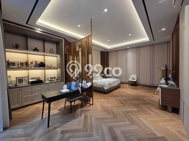 Rumah Mewah LB 900m2 Siap Pakai Desain Elegan di BSB City, Semarang Rumah Mewah LB 900m2 Siap Pakai Desain Elegan di BSB City, Semarang