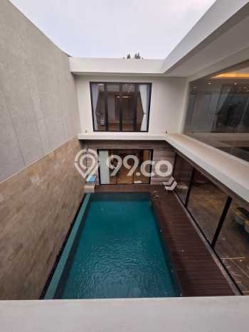 Rumah Mewah LB 900m2 Siap Pakai Desain Elegan di BSB City, Semarang Rumah Mewah LB 900m2 Siap Pakai Desain Elegan di BSB City, Semarang