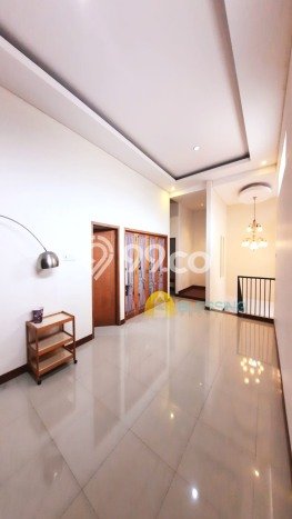 Hunian Eksklusif Dijual LT 200m2 di Banyumanik, Semarang Hunian Eksklusif Dijual LT 200m2 di Banyumanik, Semarang