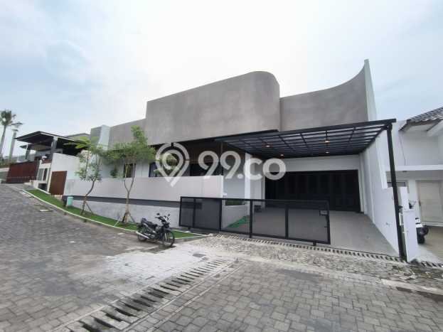 Rumah Elit LB 300m2 Siap Pakai Desain Elegan di Candi Golf, Semarang Rumah Elit LB 300m2 Siap Pakai Desain Elegan di Candi Golf, Semarang