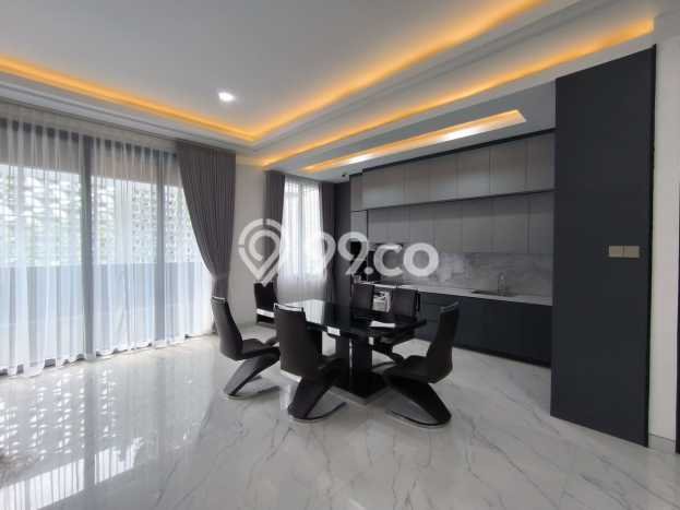 Rumah Elit LB 300m2 Siap Pakai Desain Elegan di Candi Golf, Semarang Rumah Elit LB 300m2 Siap Pakai Desain Elegan di Candi Golf, Semarang