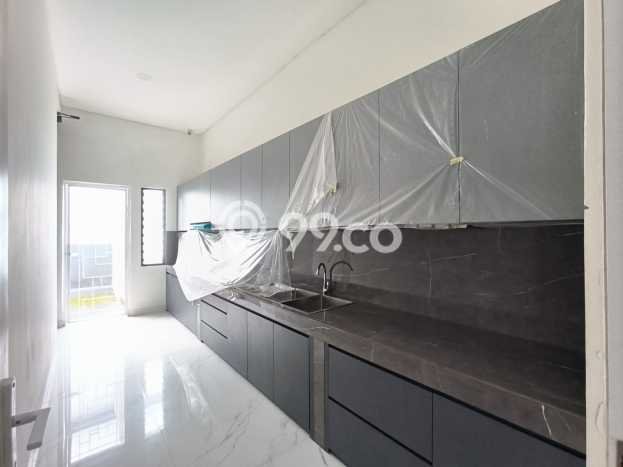Rumah Elit LB 300m2 Siap Pakai Desain Elegan di Candi Golf, Semarang Rumah Elit LB 300m2 Siap Pakai Desain Elegan di Candi Golf, Semarang