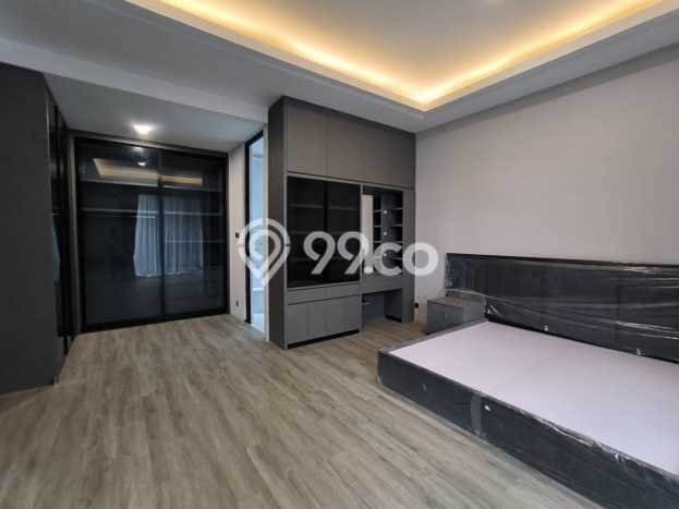 Rumah Elit LB 300m2 Siap Pakai Desain Elegan di Candi Golf, Semarang Rumah Elit LB 300m2 Siap Pakai Desain Elegan di Candi Golf, Semarang