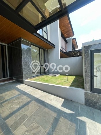 Rumah Mewah LB 189m2 Siap Huni Desain Elegan di Candi Golf, Semarang Rumah Mewah LB 189m2 Siap Huni Desain Elegan di Candi Golf, Semarang