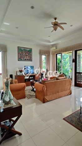 Hunian Mewah LB 542m2 Siap Huni Desain Elegan di Bukit Sari, Semarang Hunian Mewah LB 542m2 Siap Huni Desain Elegan di Bukit Sari, Semarang