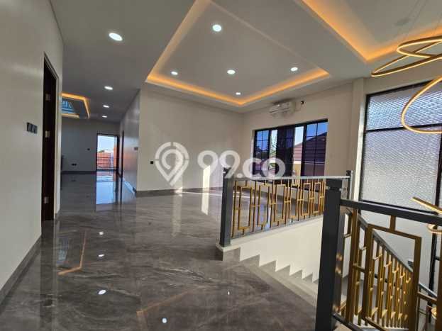 Hunian Mewah LB 411m2 Siap Pakai Desain Elegan di Graha Padma, Semarang Hunian Mewah LB 411m2 Siap Pakai Desain Elegan di Graha Padma, Semarang