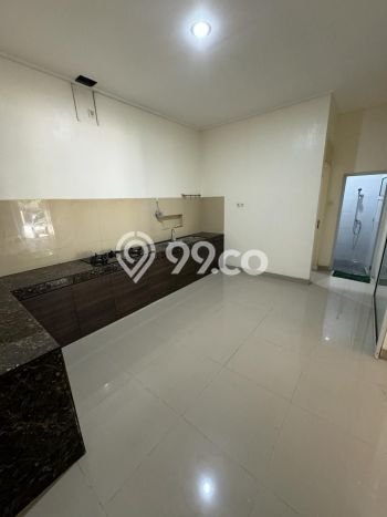 Rumah di Boulevard Serpong Garden 2 siap huni Cisauk Tangerang 2 Lantai SHM Selatan Rumah di Boulevard Serpong Garden 2 siap huni Cisauk Tangerang 2 Lantai SHM Selatan