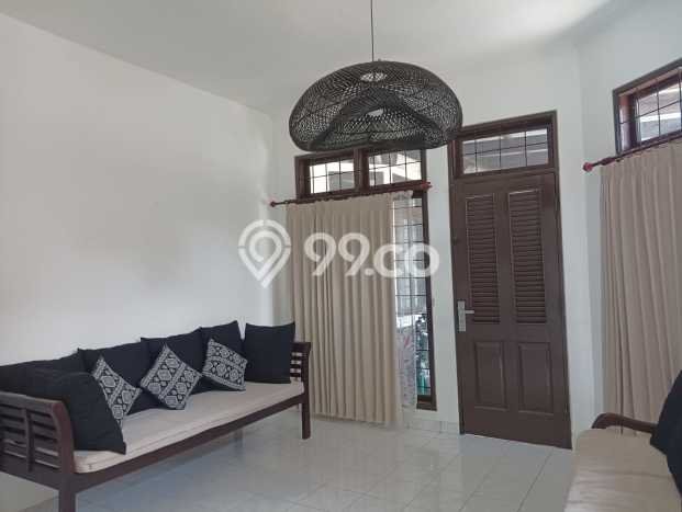 Rumah di Kerobokan, 2 KM, Design Modern, LT 200m² LB 150m² Rumah di Kerobokan, 2 KM, Design Modern, LT 200m² LB 150m²