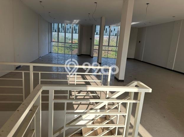 Ruko For Rent di Jimbaran, Luas 217m2m², Jalan Utama, Akses Bagus Ruko For Rent di Jimbaran, Luas 217m2m², Jalan Utama, Akses Bagus