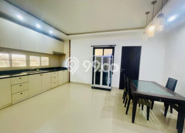 Rumah di Renon, 3 KT, Pemandangan Kota, LT 201m² Bangunan 170m² Rumah di Renon, 3 KT, Pemandangan Kota, LT 201m² Bangunan 170m²