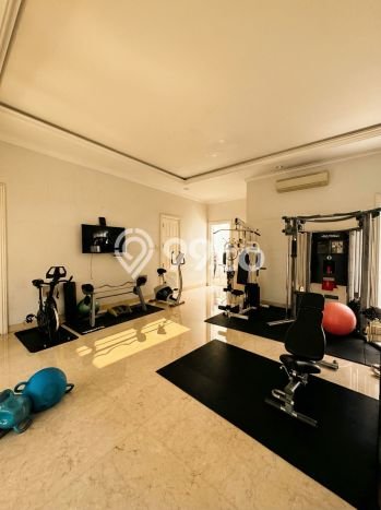Ready to Use! Premium House LT 1000m2 Desain Elegan di Kemang Ready to Use! Premium House LT 1000m2 Desain Elegan di Kemang