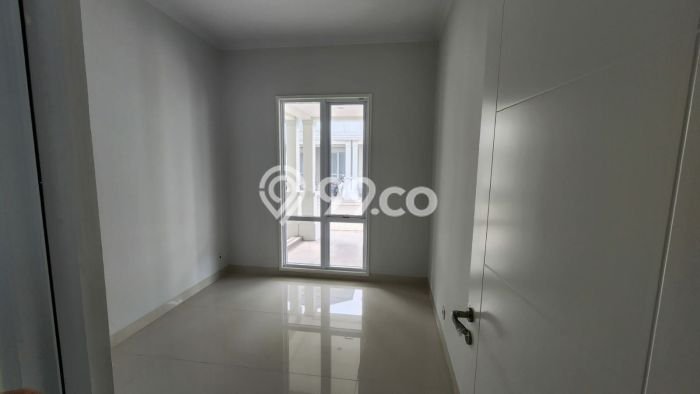 Jual Rumah Mewah Megah Dengan View Eksklusif di Gading Serpong, Tangerang Jual Rumah Mewah Megah Dengan View Eksklusif di Gading Serpong, Tangerang