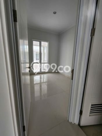 Jual Rumah Mewah Elegan Dengan View Eksklusif di Gading Serpong, Tangerang Jual Rumah Mewah Elegan Dengan View Eksklusif di Gading Serpong, Tangerang