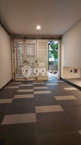 Rumah Luxury Modern Tanpa Renovasi di Gading Serpong Tangerang Rumah Luxury Modern Tanpa Renovasi di Gading Serpong Tangerang