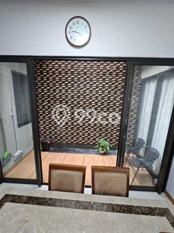 Rumah Mewah LB 300m2 Siap Pakai Desain Elegan di BSD Green Wich, Tangerang Rumah Mewah LB 300m2 Siap Pakai Desain Elegan di BSD Green Wich, Tangerang