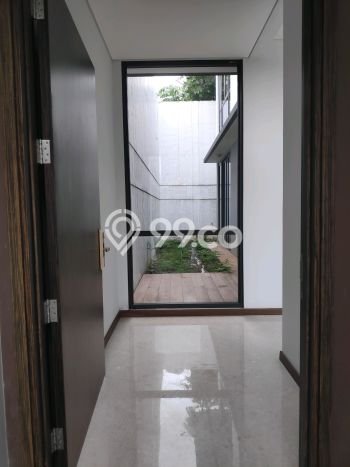 Rumah Elit Modern Tanpa Renovasi di BSD City Tangerang Rumah Elit Modern Tanpa Renovasi di BSD City Tangerang