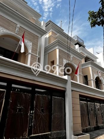 Rumah Mewah LB 260m2 Siap Pakai Desain Elegan di Pejaten, Jakarta Selatan Rumah Mewah LB 260m2 Siap Pakai Desain Elegan di Pejaten, Jakarta Selatan