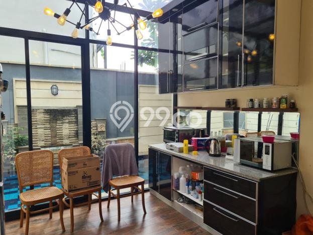 Dijual Rumah Luas Megah Dengan View Eksklusif di Pejaten, Jakarta Selatan Dijual Rumah Luas Megah Dengan View Eksklusif di Pejaten, Jakarta Selatan